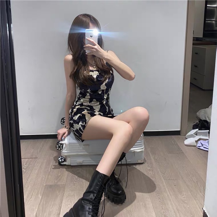 chinhbaby最全合集长腿美女更衣室少女坐