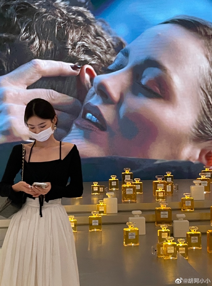 胡阿小小 分享图片 2上海·感知香奈儿·香水展 ​​​​