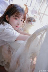 弱气冬九岁#日系写真##猫系少女# 这只傻猫叫海盐