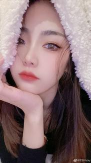 可乐Vicky希望你以后能过得好，别辜负我一生不打扰。