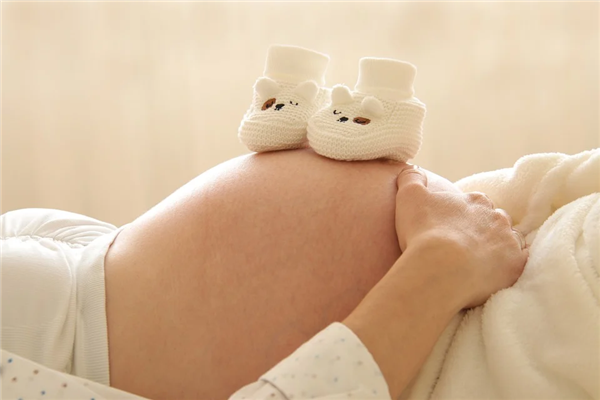 女子怀双胎期间再度怀孕 医生：十分罕见 属于异期复孕