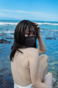 玩偶姐姐HongKongDoll无口罩 藏 海边性感写真