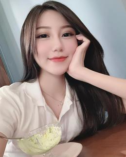 饶方晴：若我白发苍苍，容颜迟暮，你会不会，依旧如此，牵我双手，倾世温柔。