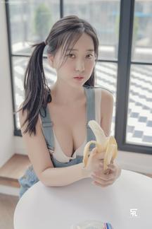 申才恩：清水入喉想你别走，誓言散尽你别回头。