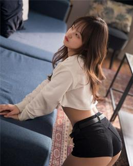 SIA：你不必压抑 我的笑她无法代替。