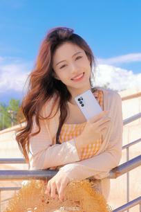 杨茗茗#oppo reno6#  在我眼里，你会发光。 ​​​​