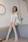 安然Maleah 重庆旅拍写真发布，洁白多姿的镂空服饰与经典蕾丝袜