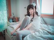 밤비 (Bambi)人不是因为寂寞而寂寞，而是心里有了牵挂而寂寞。
