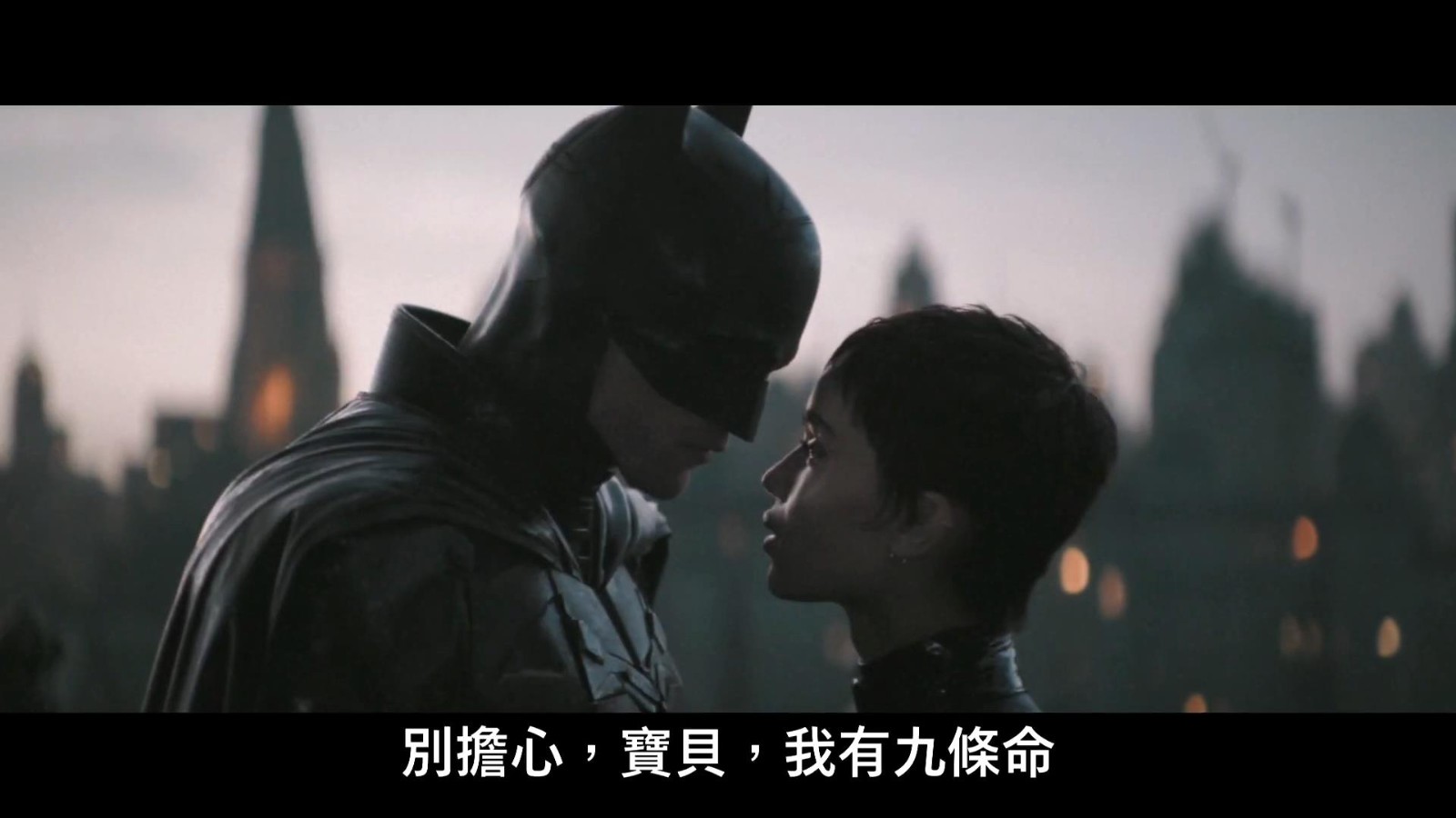 新蝙蝠侠新中文预告公布 蝙蝠车和猫女亮相