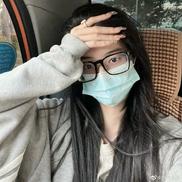 何丹彤 祝我们都好在新的一年 ​​​​