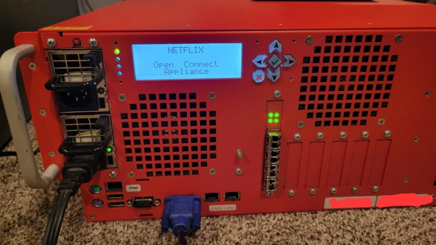 总容量高达262TB 网友免费获得一台退役的Netflix缓存服务器