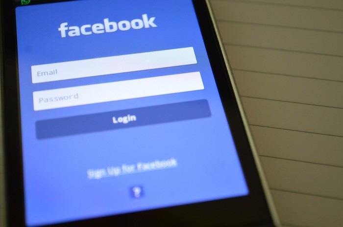Facebook新规：不再显示家庭住址、感兴趣内容等信息