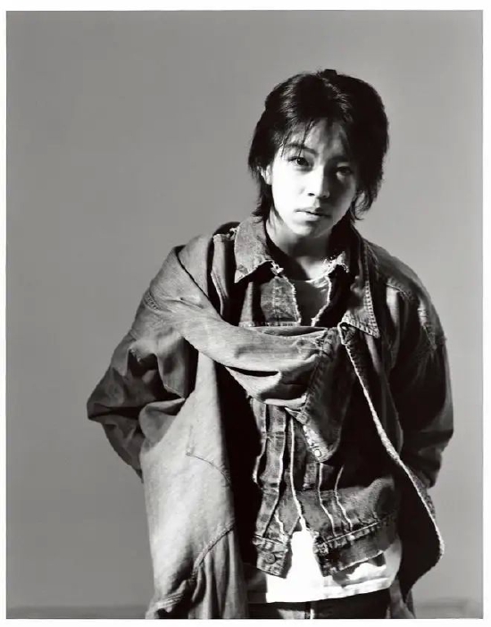 天才歌手YOSHI因交通事故去世 年仅19岁