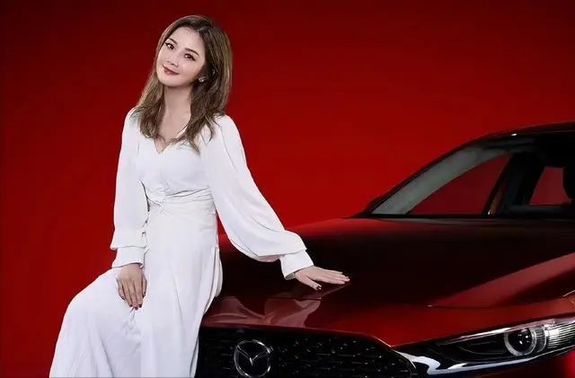 蔡卓妍代言长安马自达汽车品牌
