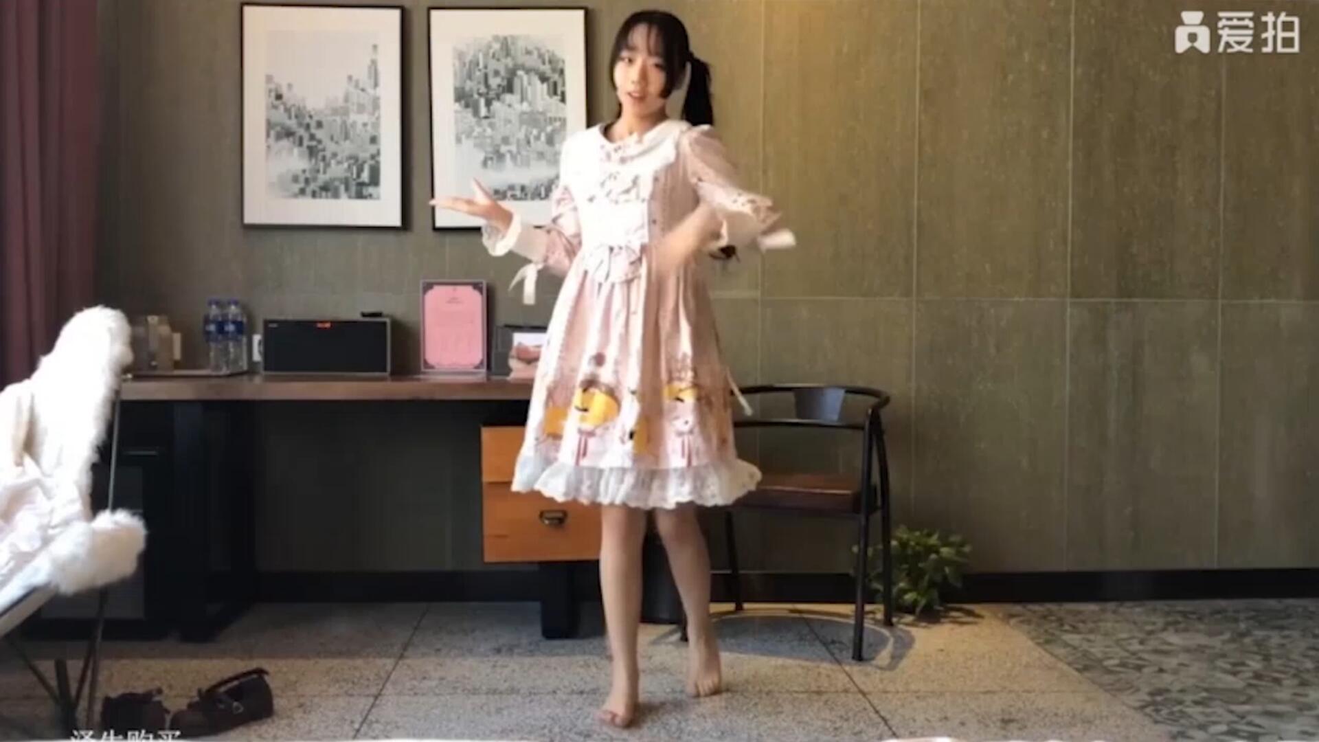 日本一区二区高清道免费女人张开腿露视频(3)-街拍美女-条码图