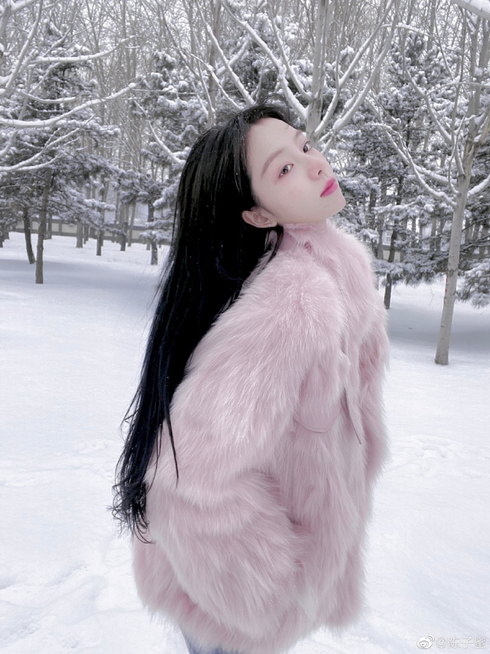 陈子蜜 喜欢白雪茫茫的北京 纯净如此, 冻红了脸.