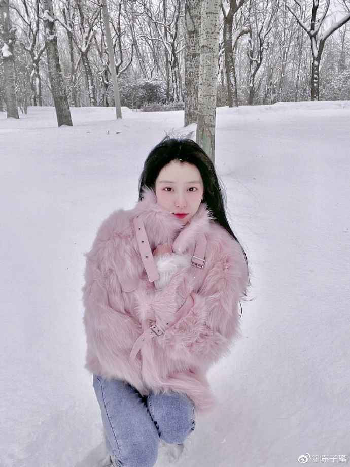 陈子蜜 喜欢白雪茫茫的北京 纯净如此, 冻红了脸.