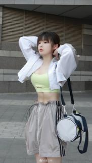 章汉楠 武汉已经好热了 