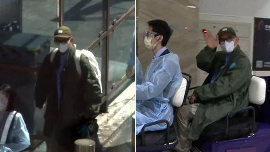 具俊晔已到达台北机场 面对媒体拿手机自拍还挥手致意