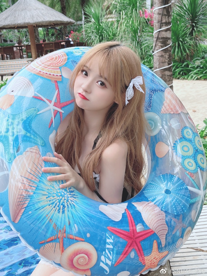 SNH48-颜沁天气好的时候 去游泳吧
