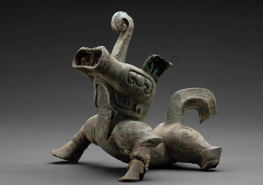 三星堆青铜神兽首次展出 外形酷似机器狗