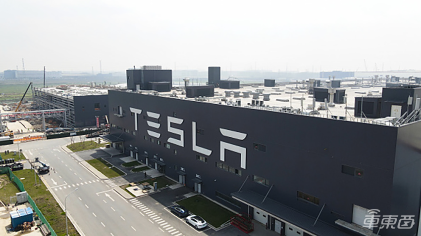 特斯拉上海工厂复工首月：生产2.6万台车，超8000台车出口欧洲