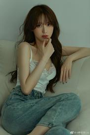 林芮希 敷衍一下[挤眼] ​​​​