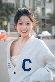 isWenw 你和三月 都是春天 摄影：@油克东东