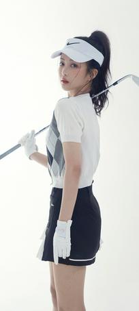 曹婉瑾拿高尔夫球杆的美女手机壁纸