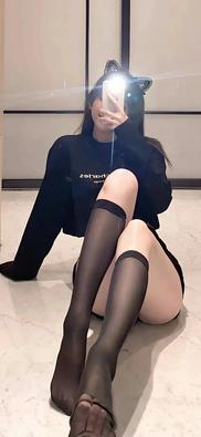 SWAG “你的眼睛是银河不落星系，你的呼吸仿佛是海浪风起。”