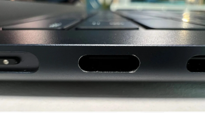 苹果M2版新MacBook Air翻车：入手才一周机身掉漆