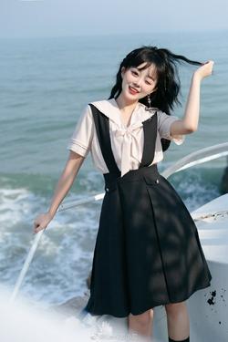 Kami圆小尼今天是出海游玩的美少女[成人礼] #jk##我和三坑的日常# （8.7） ​​​​