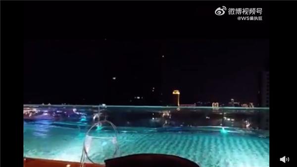 台湾地震致顶楼泳池掀巨浪 人群尖叫