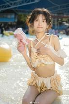 猫梓子 夏日少女泳衣  没有拍泳装的夏天是不完整的。