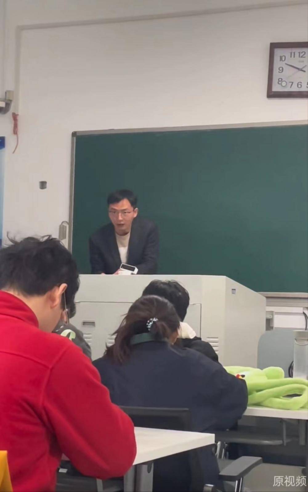 “高启盛老师”走红 本人回应