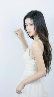 林霸天 仿了个小鞠新造型 我干脆转行做模特去[笑cry]