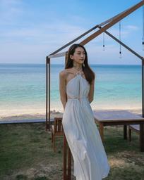 杨咏彤似乎仍在外游。