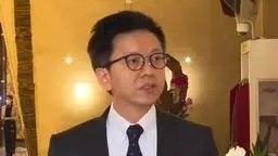 国泰行政总裁用普通话道歉