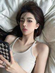 周周的朋友圈儿：你太固执了 你反复回忆曾经的美好画面 但你却忘了人都是会变的