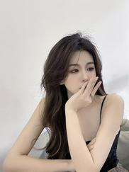 周周的朋友圈儿：“我的小月亮”你去搜下一句