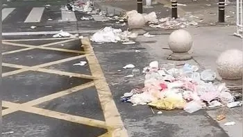 张杰郑州演唱会后路面脏乱如垃圾场