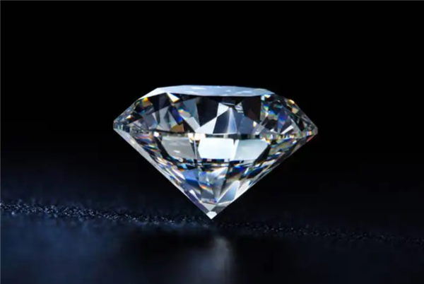 全球钻石价格较峰值暴跌18%：人造钻石市场规模不断扩大