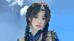 西藏服饰 美女 4k电脑壁纸