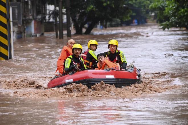 重庆万州洪涝灾害致15死4失踪