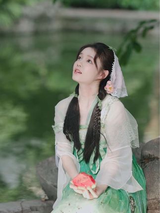 Mystery-钟雨芯：午时三刻，就可以见面啦！嘻#汉服 #甜妹