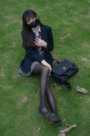 糯米佳佳QvQ：阴天拍照太难了#jk制服 #穿搭#春日图文伙伴计划
