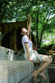 贰加六什么也没发生，只是聊了很久