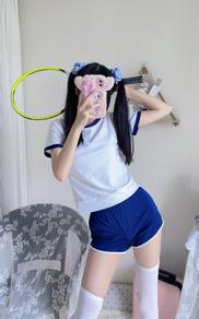 幼梨酱：浅拍一下#抖音图文来了 #美照速成攻略 #对镜拍