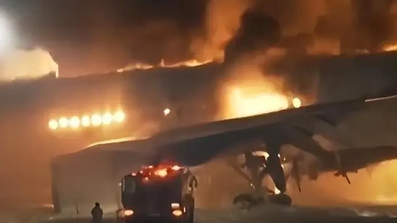 日本撞机事故最新画面:机身烧成渣