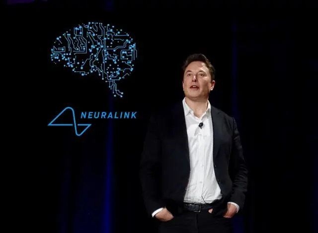 马斯克称人类首次植入脑机接口芯片
